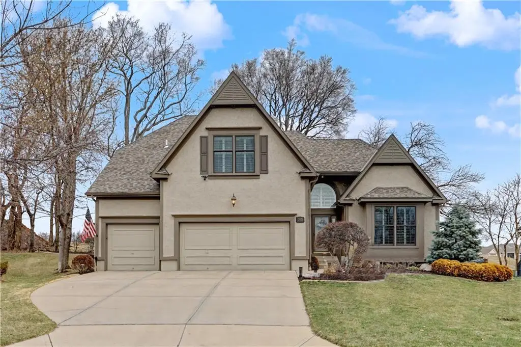 13821 Long Street, Overland Park, KS 66221 - #1