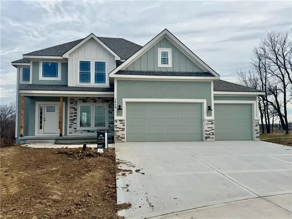 1929 Longview Drive, Liberty, MO 64068