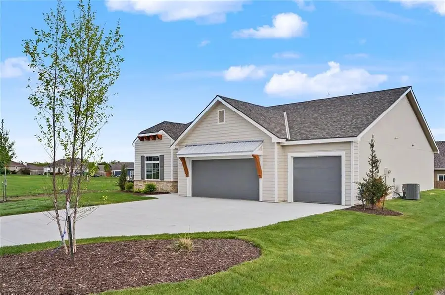 1013 Bluestem Circle, Baldwin City, KS 66006 - #2