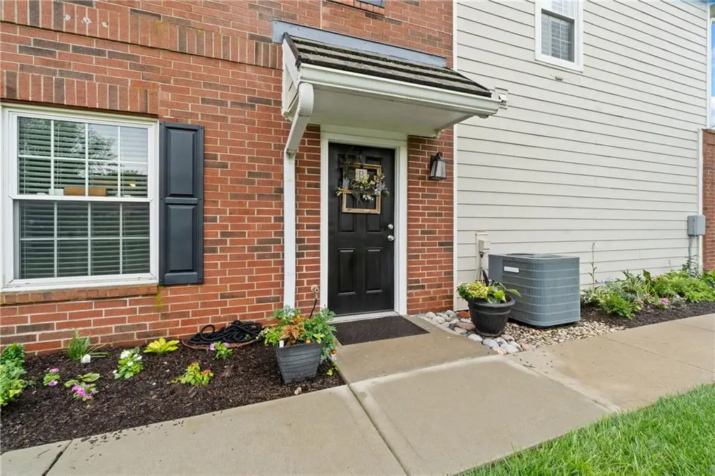 11615 Tomahawk Creek Parkway #B, Leawood, KS 66211 - #1