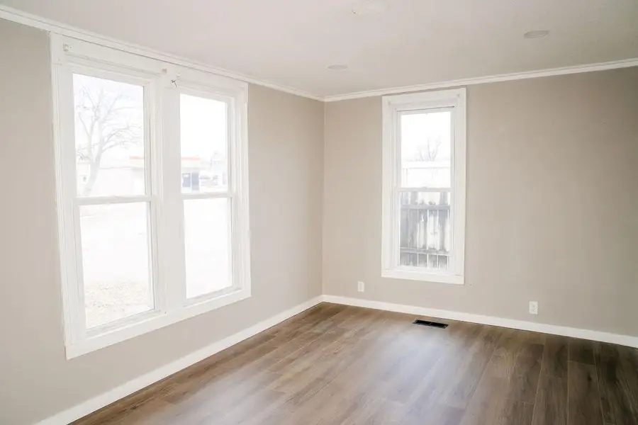 112 S 25th Street, Parsons, KS 67357 - #2