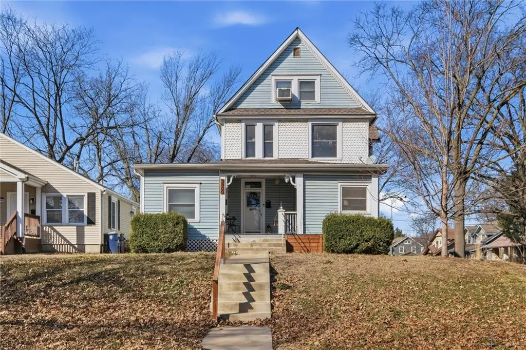 3800 Roanoke Road, Kansas City, MO 64111 - #1