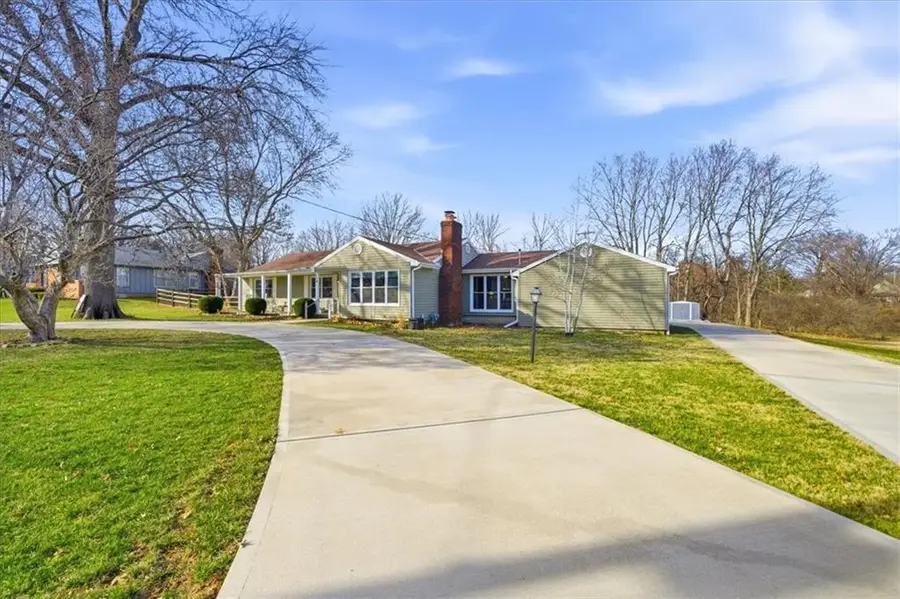 578 W Loula Street, Olathe, KS 66061 - #2