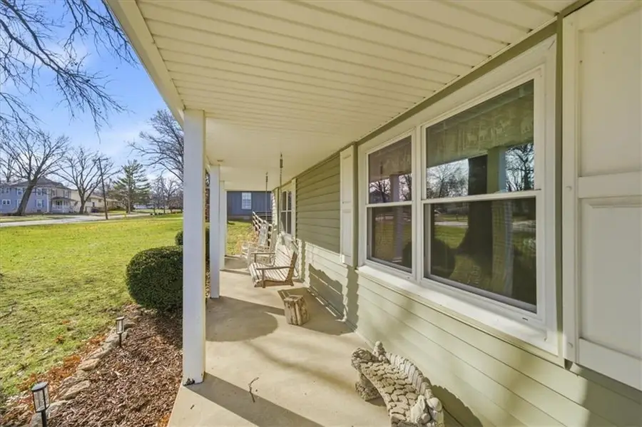 578 W Loula Street, Olathe, KS 66061 - #3