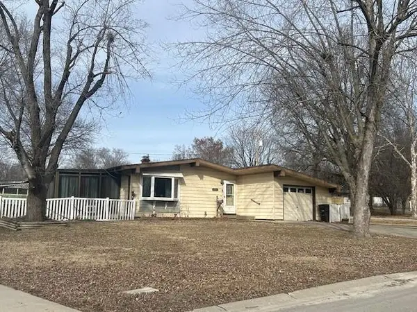 206 Brookview Drive, Belton, MO 64012