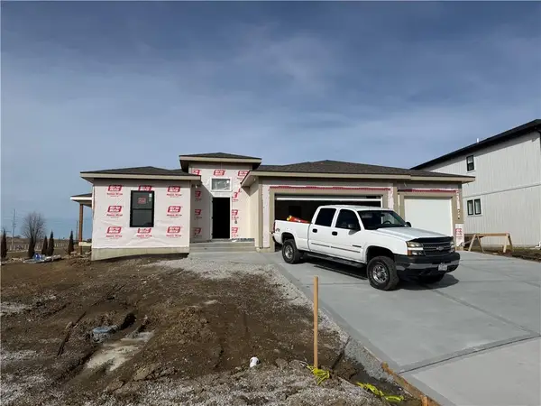 27604 E 128th Court, Lee's Summit, MO 64086