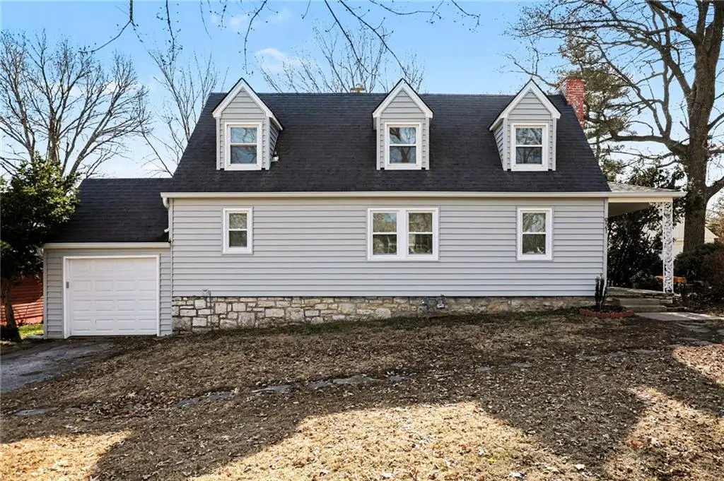 921 Manor Road, Independence, MO 64055 - #1