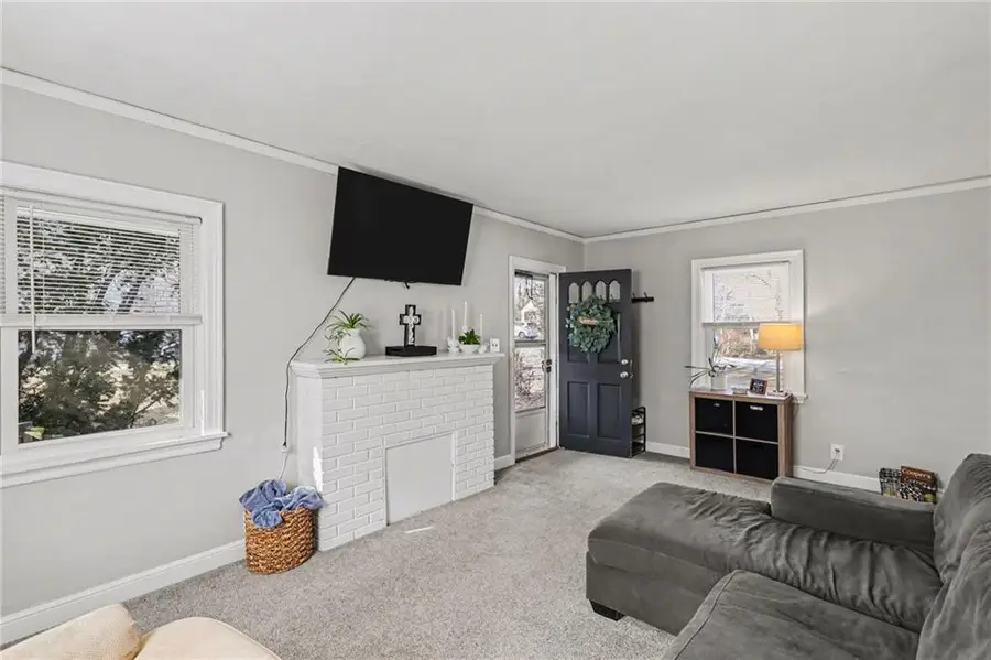 921 Manor Road, Independence, MO 64055 - #3