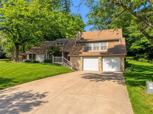 16015 Meadow Lane, Stilwell, KS 66085