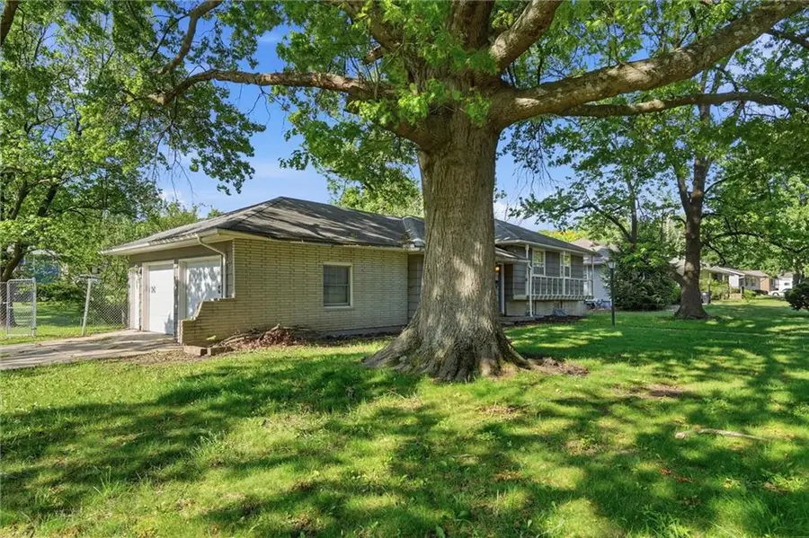 8705 E 83rd Terrace, Raytown, MO 64138 - #3
