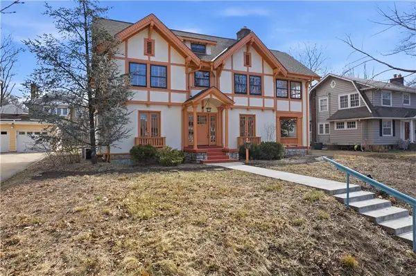 6117 Walnut Street, Kansas City, MO 64113