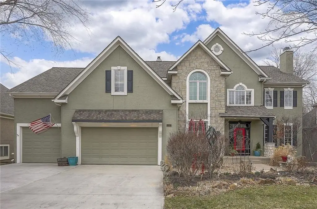 4512 Ironhorse Drive, Leawood, KS 66224 - #1