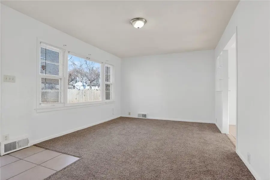 11115 Winchester Avenue, Kansas City, MO 64134 - #2