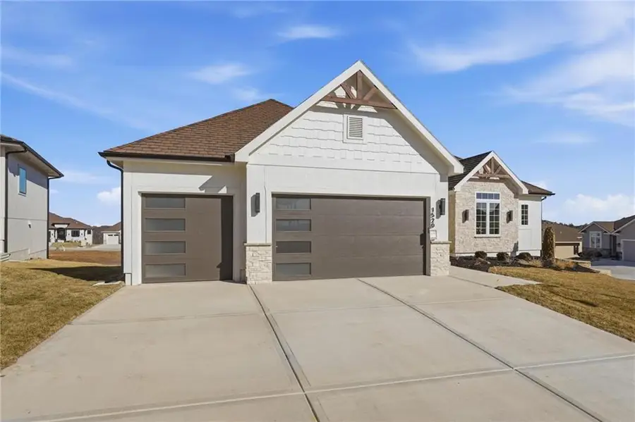 1520 NE Stewart Place, Lees Summit, MO 64064 - #3