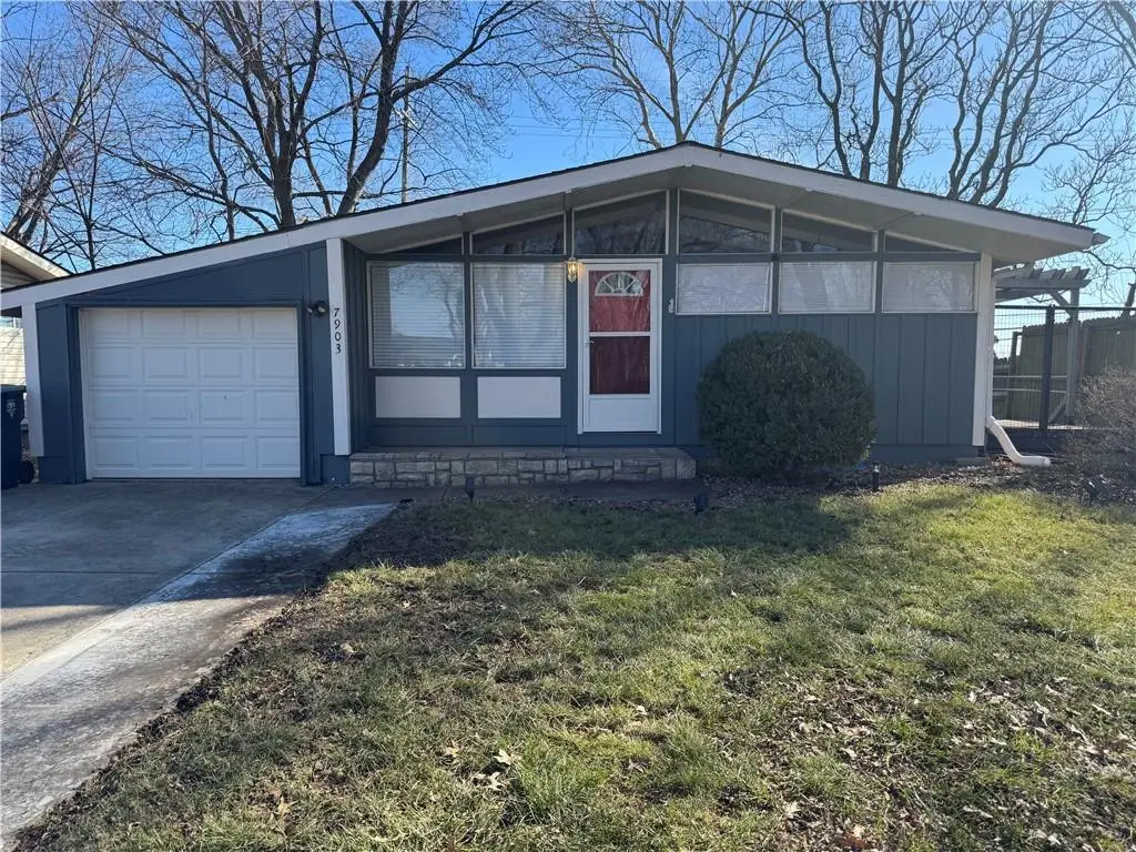 7903 NW Avalon Street, Kansas City, MO 64152 - #1