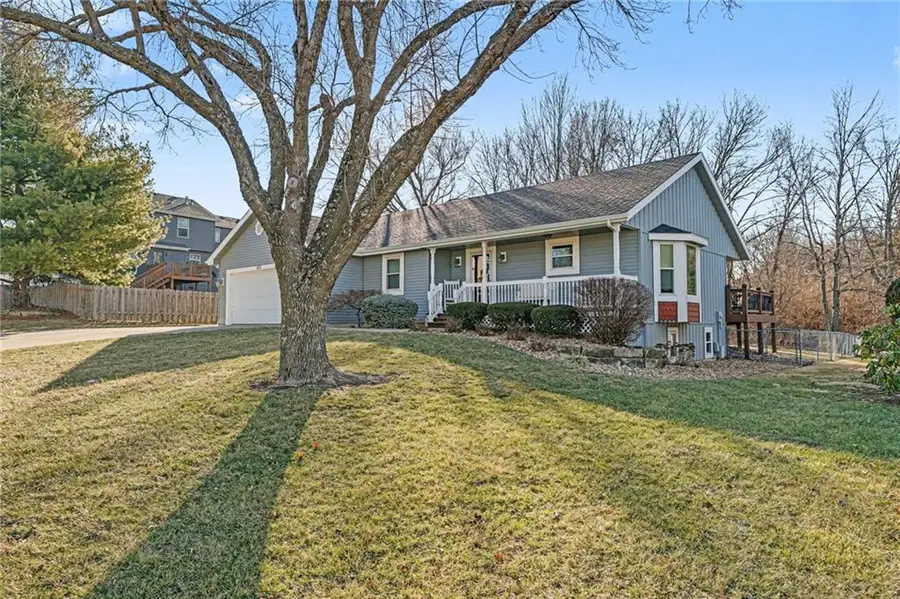 833 Park Avenue, Leavenworth, KS 66048 - #3