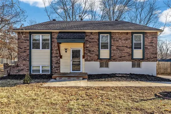 2500 NW Salem Court, Blue Springs, MO 64015