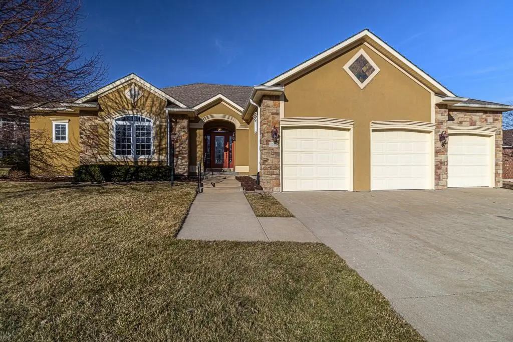 4207 Hidden Valley Drive, Saint Joseph, MO 64506 - #1