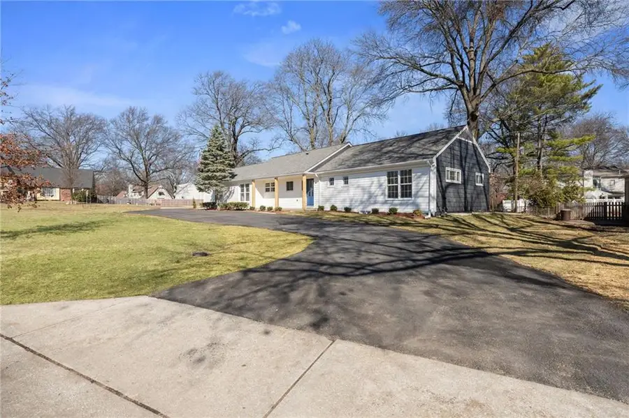 3520 W 93rd Street, Leawood, KS 66206 - #3