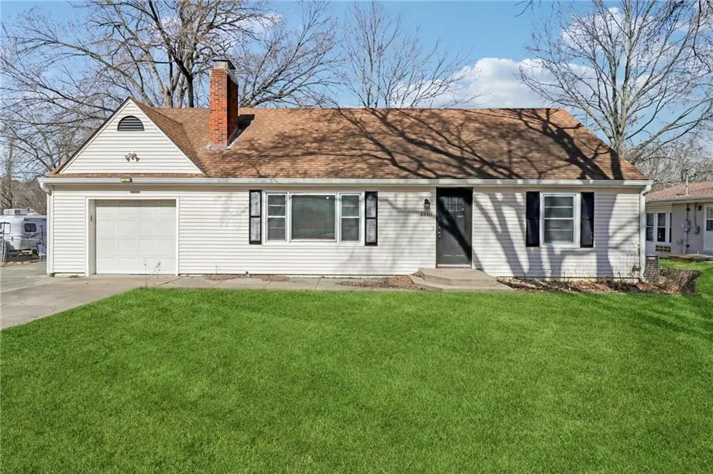 1910 Ottawa Street, Leavenworth, KS 66048 - #1