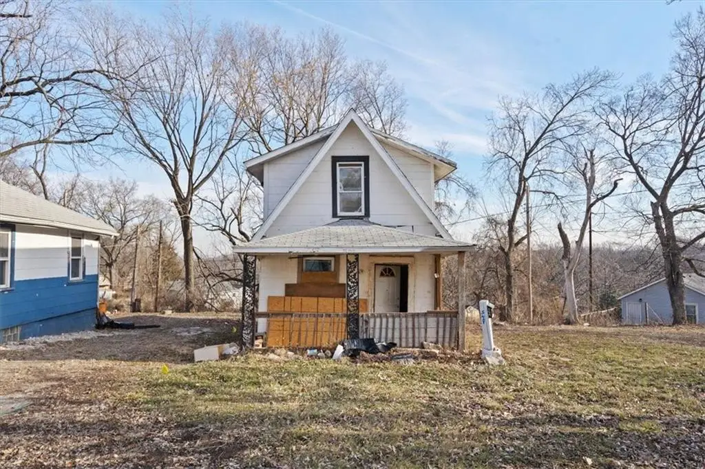 549 Blue Ridge Boulevard, Kansas City, MO 64125 - #1