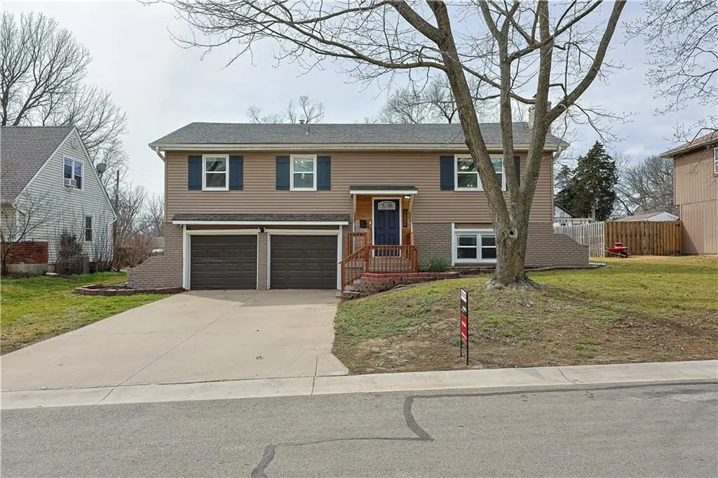 525 N Stevenson Street, Olathe, KS 66061 - #1