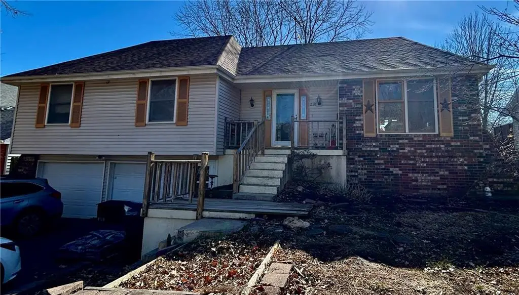 210 E 14th Street, Cameron, MO 64429 - #1