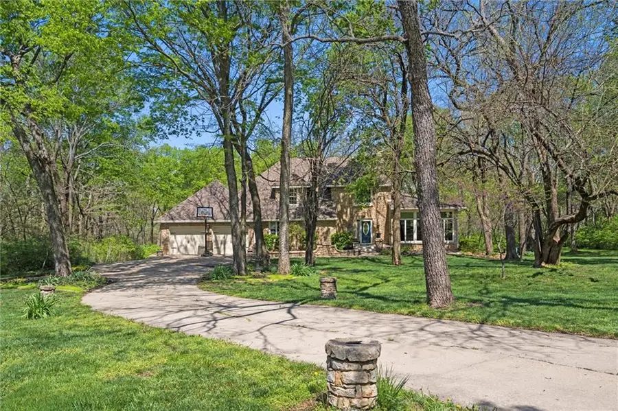 26208 S Southwood Road, Harrisonville, MO 64701 - #3