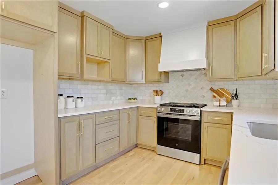 5833 Woodward Street, Mission, KS 66202 - #2