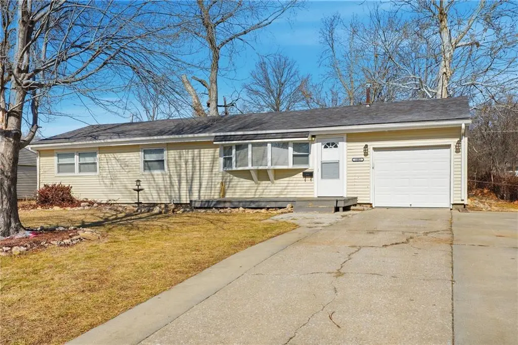 1002 NE 62nd Street, Gladstone, MO 64118 - #1