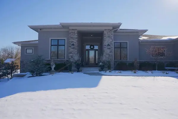 10405 W 49th Street, Shawnee, KS 66203