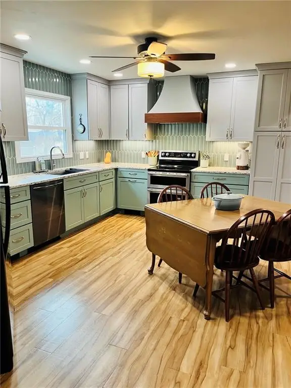 734 N Leonard Street, Girard, KS 66743 - #2