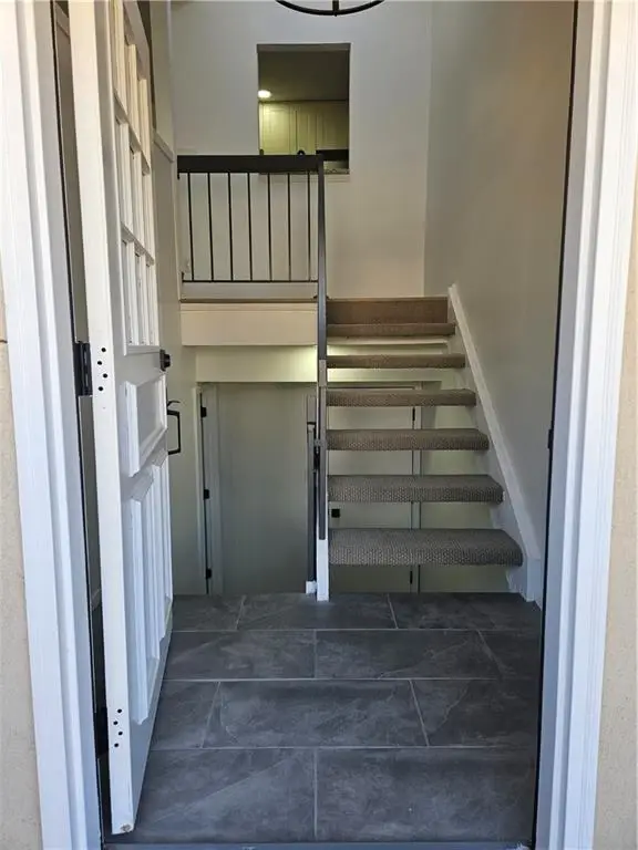 10907 Gillette Street, Overland Park, KS 66210 - #2