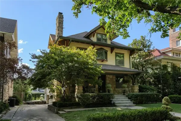 3520 Locust Street, Kansas City, MO 64109