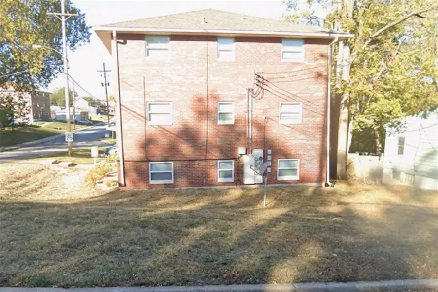 2610 W 42nd Avenue, Kansas City, KS 66103 - #3
