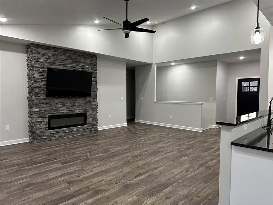 1613 S Ash Court, Ottawa, KS 66067 - #3