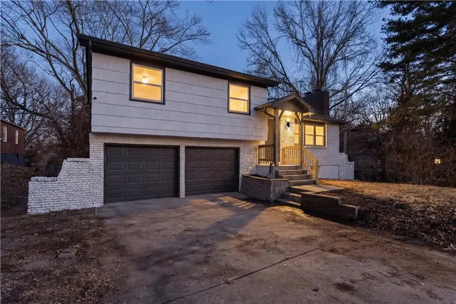 8007 Blue Ridge Boulevard, Raytown, MO 64138 - #3