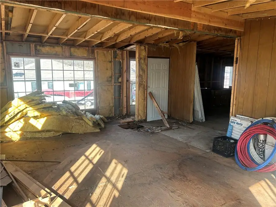 723 Yoeke Street, Tonganoxie, KS 66086 - #2