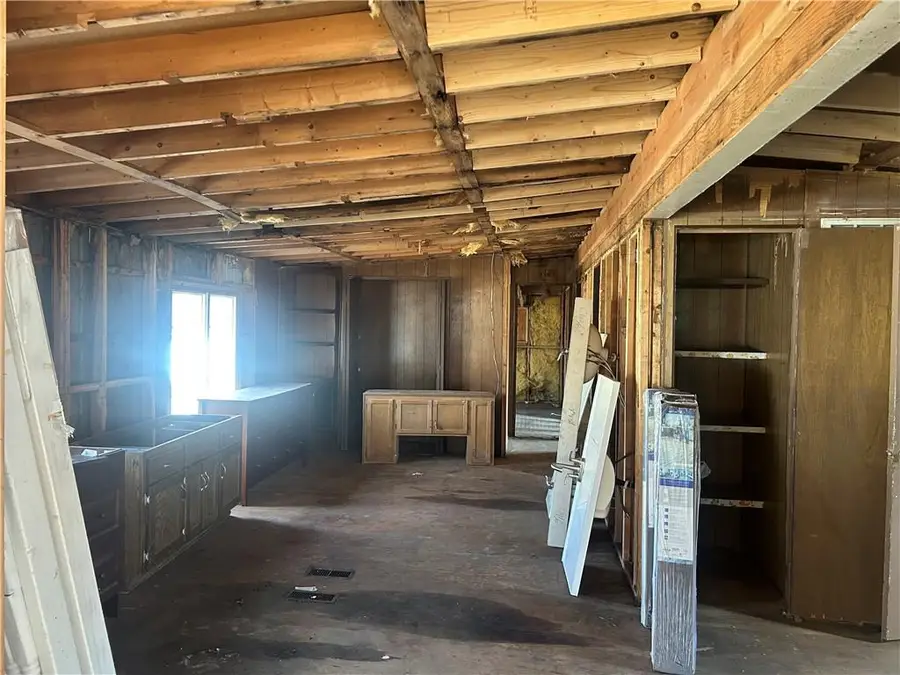 723 Yoeke Street, Tonganoxie, KS 66086 - #3