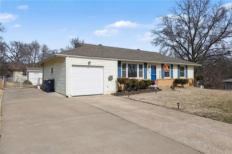 5012 NE 42nd Street, Kansas City, MO 64117 - #3