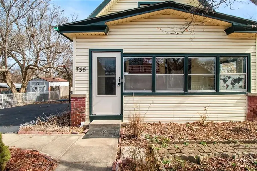 735 S Hawthorne Avenue, Independence, MO 64053 - #3