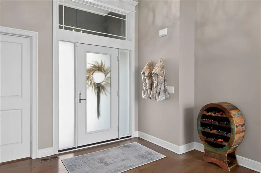 14641 Thousand Oaks Place, Parkville, MO 64152 - #3