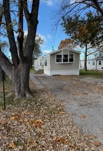 1158 N Sycamore Street, Ottawa, KS 66067 - #2