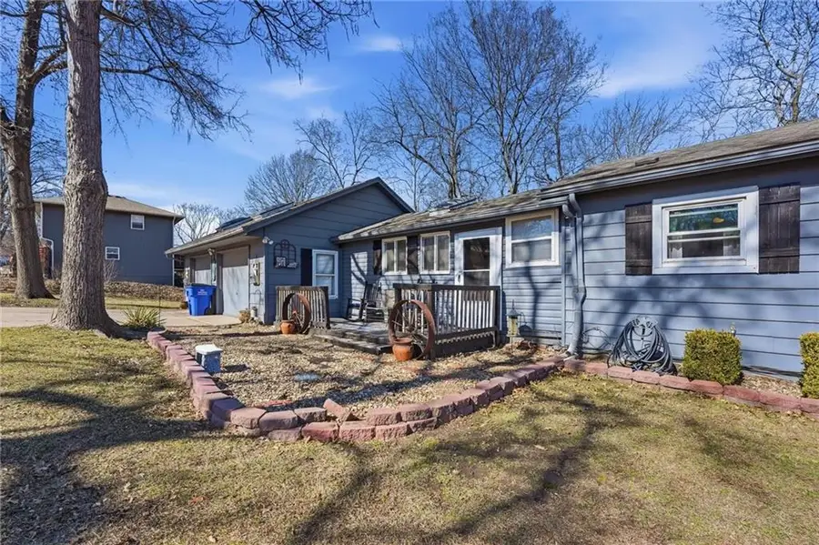 7414 N Troost Avenue, Gladstone, MO 64118 - #2