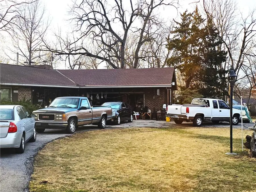 6319 Robin Hood Drive, Shawnee, KS 66203 - #2