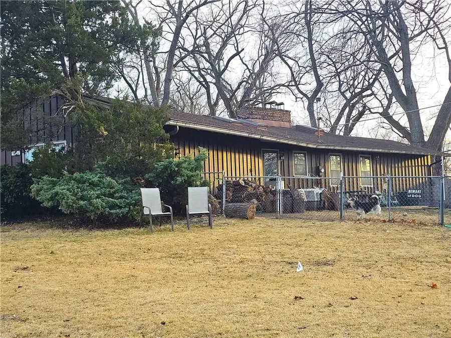 6319 Robin Hood Drive, Shawnee, KS 66203 - #3