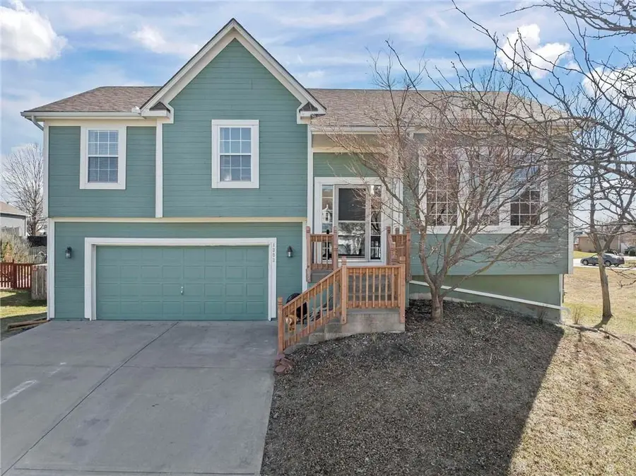 1303 N 3rd Street E, Louisburg, KS 66053 - #2