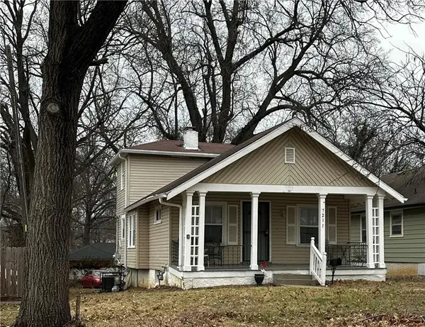 7211 Lydia Avenue, Kansas City, MO 64131