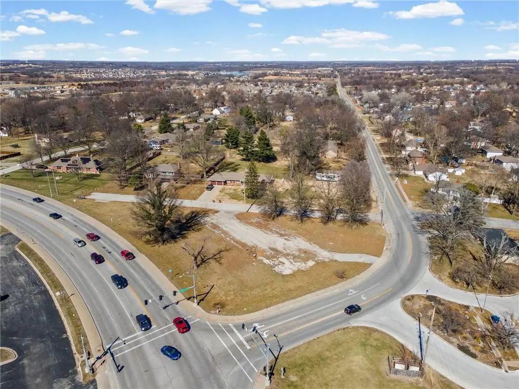 317 & 319 W Foxwood Drive, Raymore, MO 64083 - #1