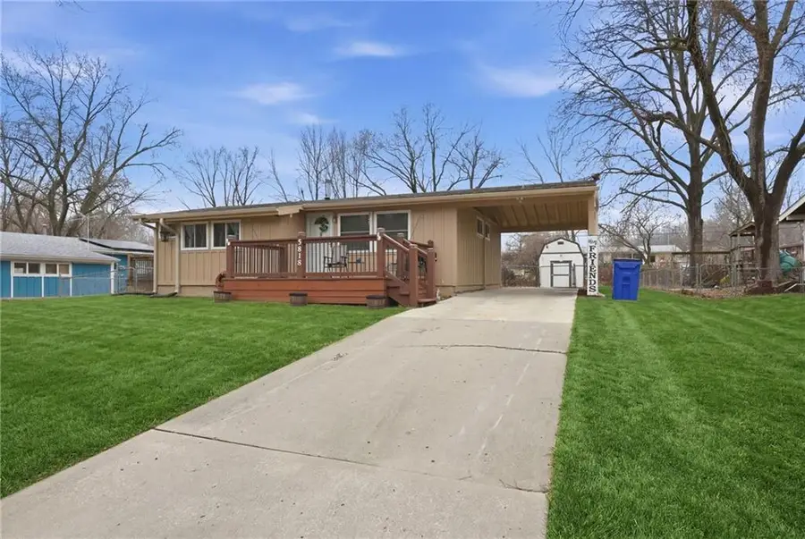 5818 N Garfield Avenue, Gladstone, MO 64118 - #2